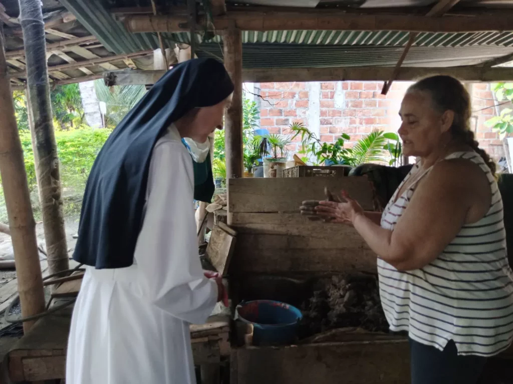 Visite de Sr Maria-Theresia à une dame isolée. 